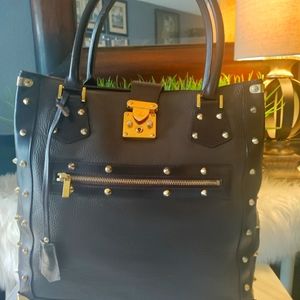 Louis Vuitton Suhali leather 14" W 20" handle to bottom 4 1/2"